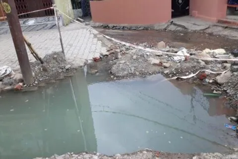 हल्द्वानी: दमुवाढूंगा में‍ एक माह से टूटी पेयजल लाइन, हजारों की आबादी प्यासी