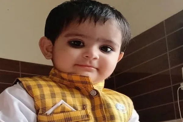 मुरादाबाद : पिता की कार के पहिए के नीचे आकर मासूम की मौत, मातम में बदला शादी का माहौल