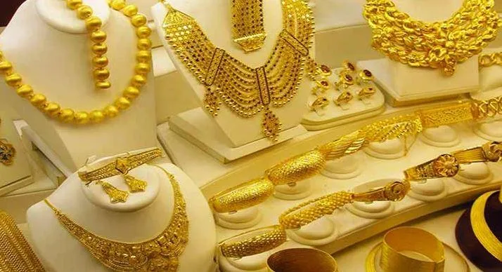 Commodity market: सोना-चांदी के भाव में भारी गिरावट, जानें क्या रहे दाम