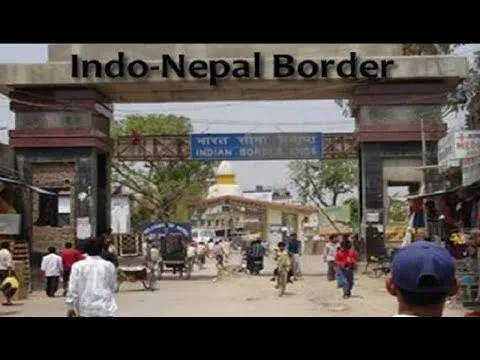 बनबसा: सीमा पर हो रही तस्करी,  40 का पव्वा 72 की खुकरी