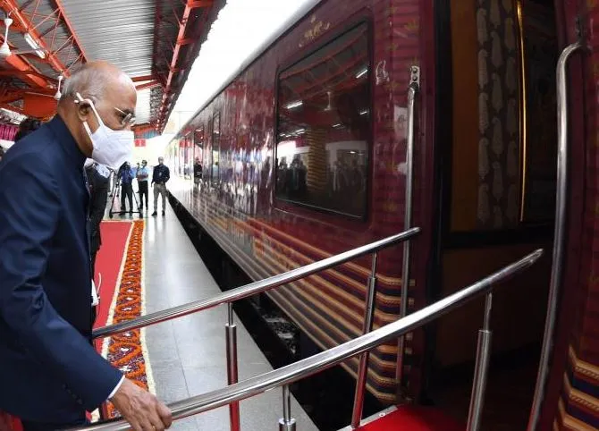 पिछले 15 वर्षों से किसी वर्तमान राष्ट्रपति ने नहीं किया ऐसा काम, राष्ट्रपति रामनाथ कोविंद निकले…