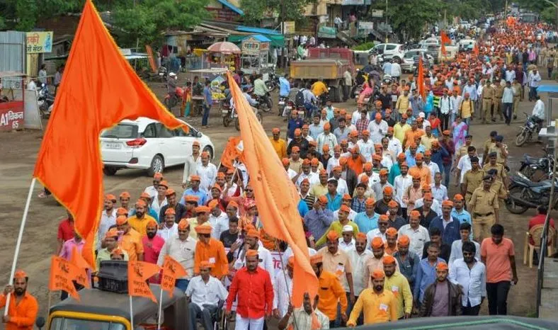 मराठा आरक्षण रैली: कोविड-19 के नियमों के उल्लंघन पर भीड़ के खिलाफ मामला दर्ज