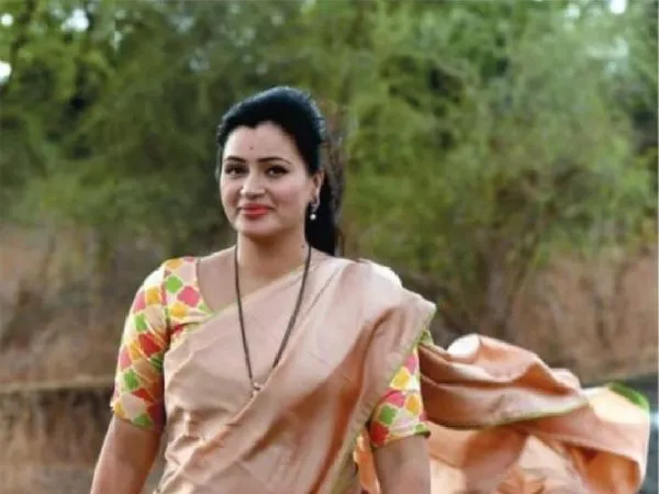 अमरावती सांसद नवनीत राणा को हाई कोर्ट से झटका, रद हुआ जाति प्रमाणपत्र