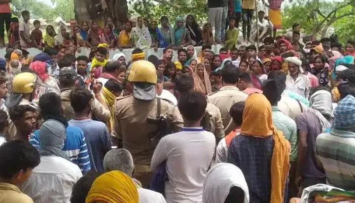 गाजीपुर में हत्या के विरोध में ग्रामीणों ने किया बवाल, आधा दर्जन पुलिसकर्मी घायल
