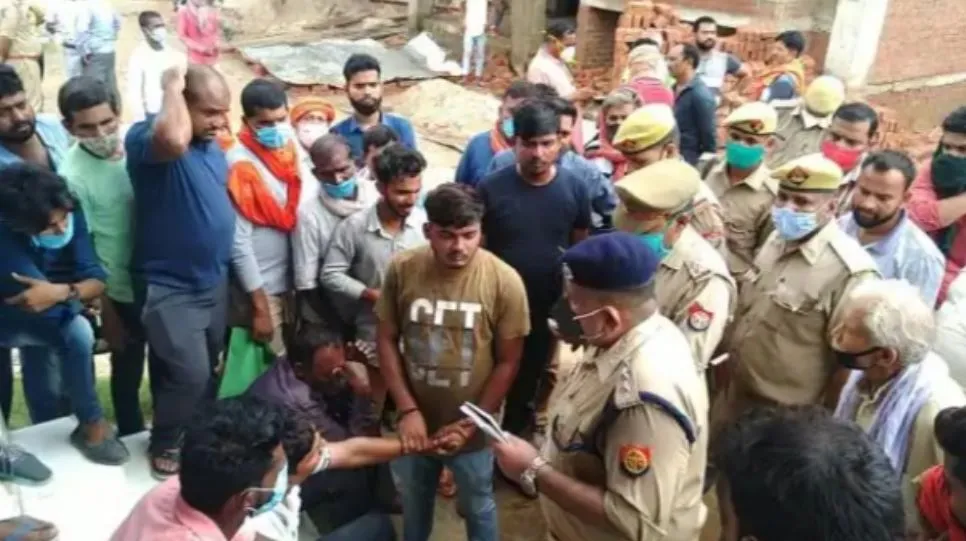 देवरिया: दिनदहाड़े युवक की गोली मारकर हत्या, बाइक सवार बदमाश फरार