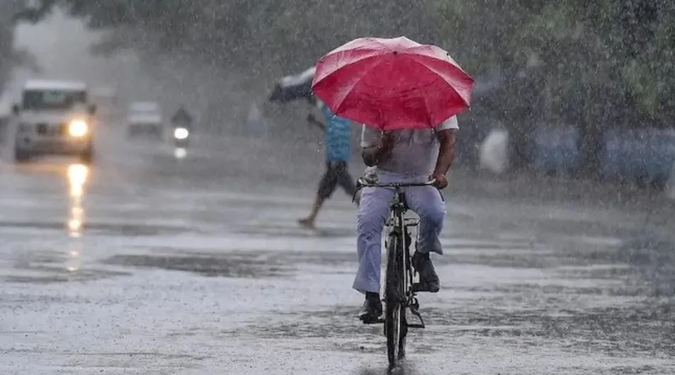 गरजेंगे बदरा, बदलेगा मौसम, यूपी में आंधी और बारिश के आसार