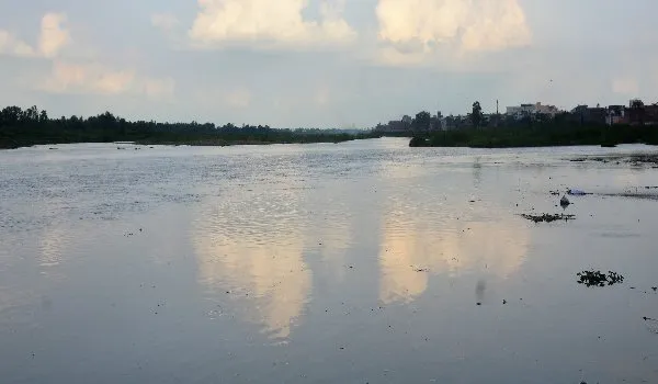 मुरादाबाद: बाढ़ के अलर्ट से शहरियों की बढ़ी धड़कनें, जिम्मेदारों को नही कोई चिंता