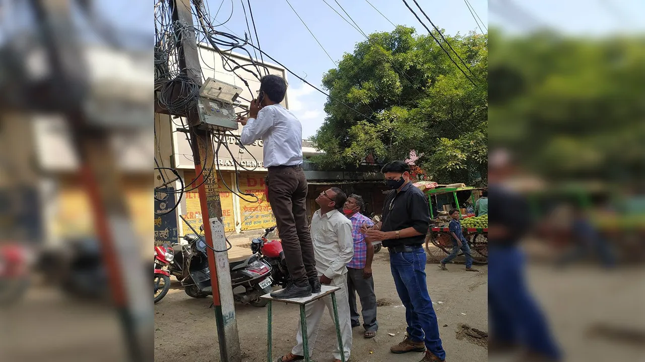 बरेली: सीवर लाइन की खुदाई के चलते पांच घंटे गुल रही बिजली