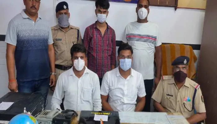 देवरिया: ई-टिकट का अवैध कारोबार करने वाले दलाल गिरफ्तार