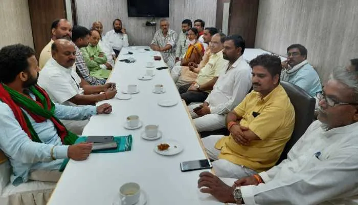 जिला पंचायत चुनाव: भाजपा-सपा में कांटे की टक्कर, इन पर टिकी नजर