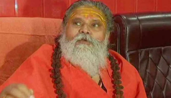 धर्मांतरण को लेकर सख्‍त हुआ अखाड़ा परिषद, बुलाई 13 अखाड़ों की बैठक, महंत नरेंद्र गिरि ने कही ये बड़ी बात