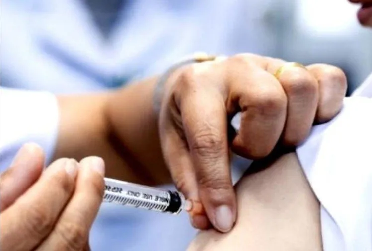 कोविड-19 वैक्सीन लगवाएं और गिफ्ट ले जाएं… उपहार में दे रहे ये चीजें