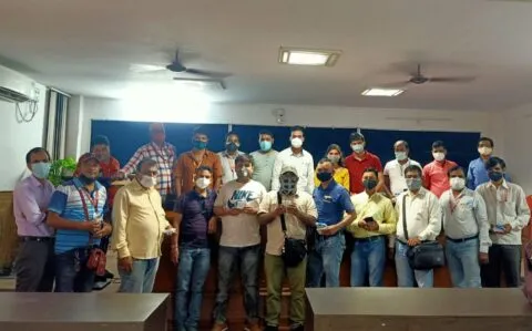 हल्द्वानी: श्रमजीवी पत्रकार यूनियन ने पत्रकारों को मास्क और जरूरी दवाएं बांटी