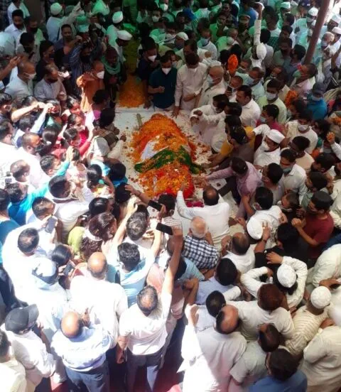 हल्द्वानी: इंदिरा की अंतिम यात्रा में उमड़ा जनसैलाब, सीएम समेत कई दिग्गत नेता श्रद्धांजलि देने पहुंचे