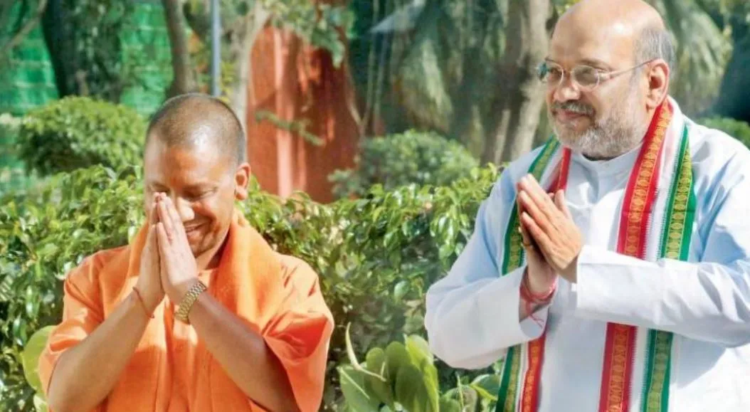 योगी ने बढ़ाया यूपी से दिल्ली तक सियासी पारा, अमित शाह से की मुलाकात, मोदी से भी मिलने की संभावना