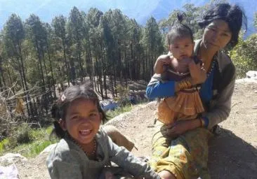 विलुप्त हो रही इस आदिम जनजाति को कैसे होगी महामारी की जानकारी, न है सेलफोन, न जानते हैं दूसरी बोली