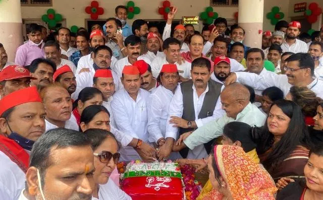बरेली: अखिलेश के जन्मदिन पर सपाईयों ने लिया सरकार बनाने का संकल्प