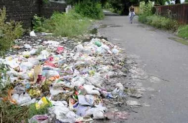 कालाढूंगी: विरोध में फंसा ट्रंचिंग ग्राउंड, शहर कूड़े से पटा