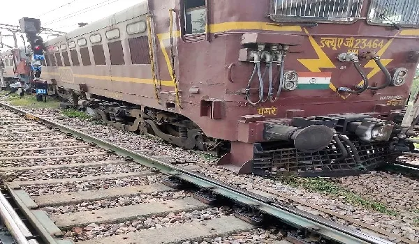 मुरादाबाद : हापुड़ यार्ड में पटरी से उतरी मालगाड़ी, चार ट्रेनें प्रभावित