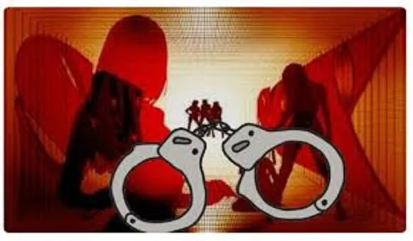 शादी का झांसा देकर फंसाया, मांगी पांच लाख की रंगदारी, दो युवतियां गिरफ्तार