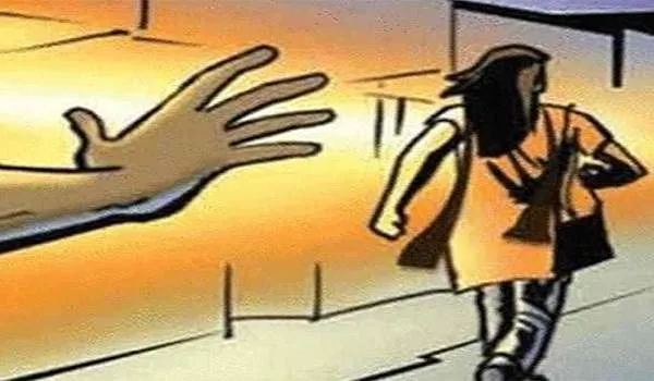लोको पायलट ने महिला कर्मचारी से की छेड़छाड़, शिकायत