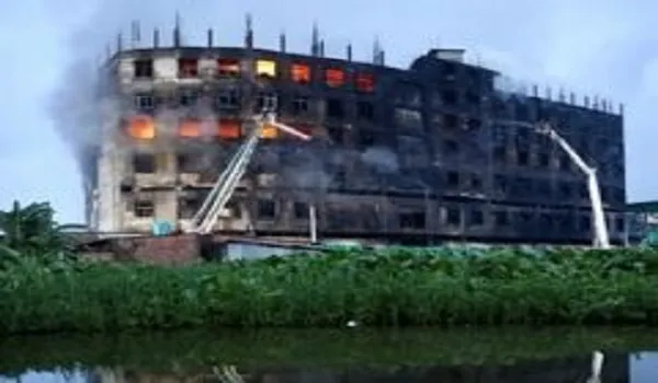 बांग्लादेश: फैक्टरी में लगी भीषण आग, 52 लोगों की मौत, 50 से अधिक झुलसे
