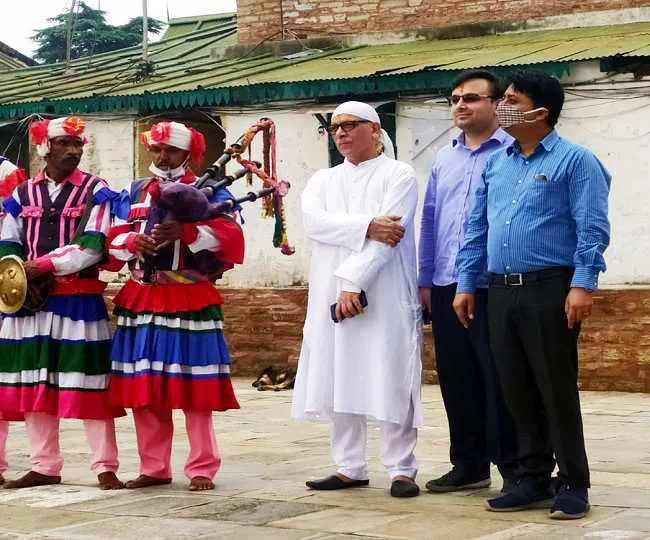 अल्मोड़ा: पीएम के सलाहकार खुल्वे पहुंचे जागेश्वर धाम