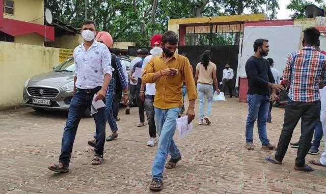 बरेली: आरटीओ में फिर सक्रिय हुए दलाल, कर्मचारियों के चेहतों को दिया जा रहा प्रवेश