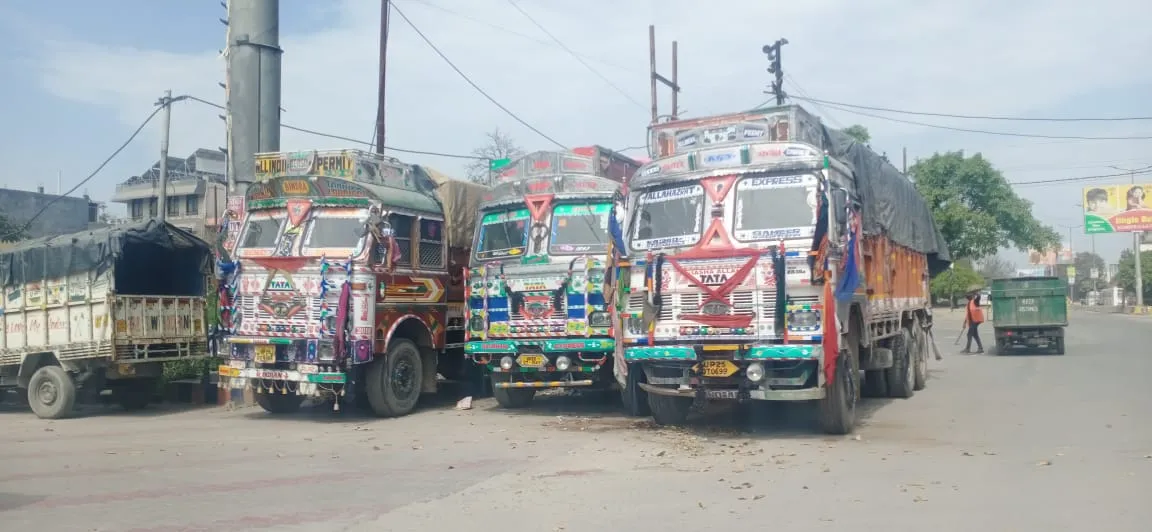 बरेली: डीजल 25 रुपए महंगा, 20 फीसदी माल भाड़ा बढ़ाएंगे ट्रांसपोर्टर