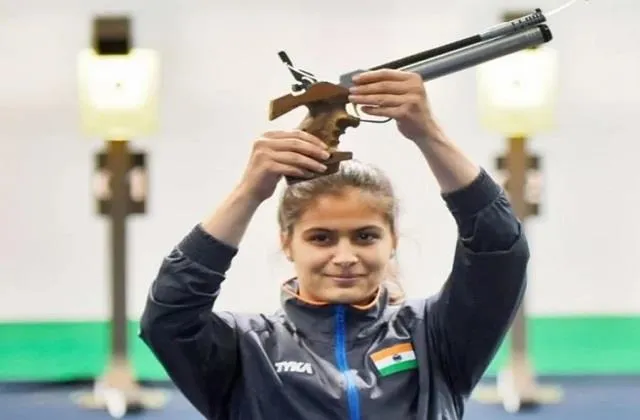 Tokyo Olympics: मनु 25 मीटर पिस्टल इवेंट के टाॅप-5 में, राही 25वें स्थान पर