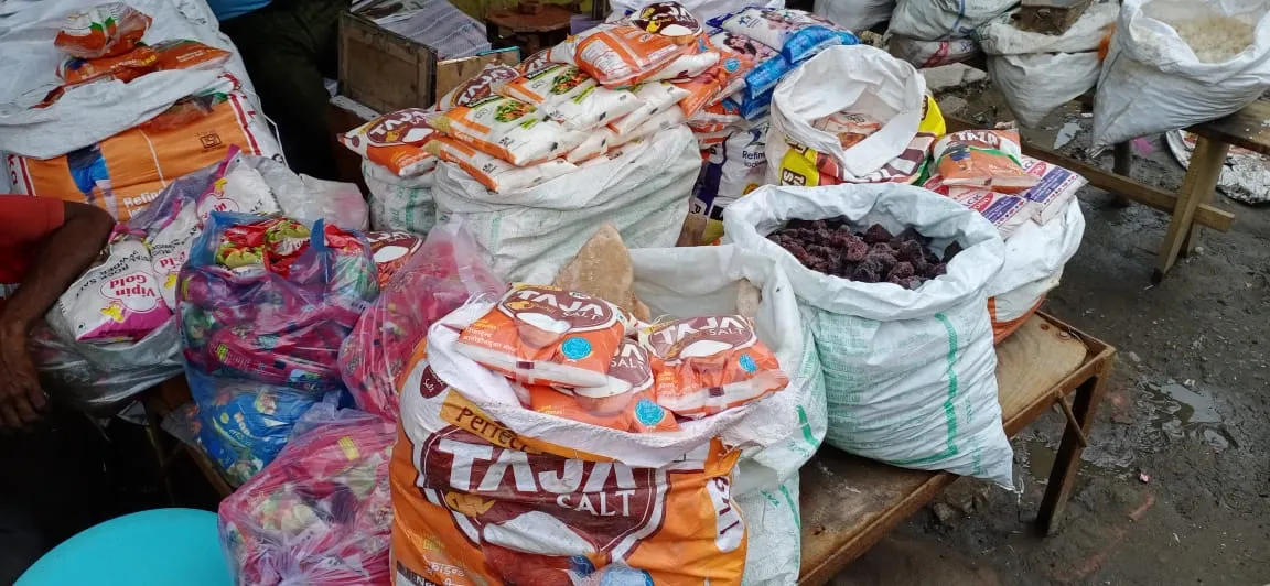 बरेली: पैकिंग पर लिखा आयोडीन युक्त नमक, ब्रांड और गुणवत्ता का पता नहीं