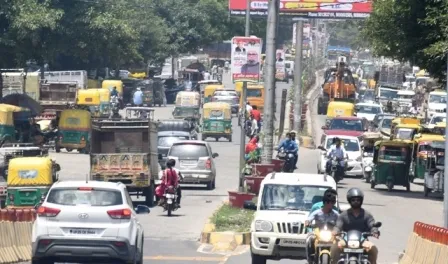 बरेली: कल ली नियम न तोड़ने की शपथ, आज जमकर उड़ाई नियमों की धज्जियां