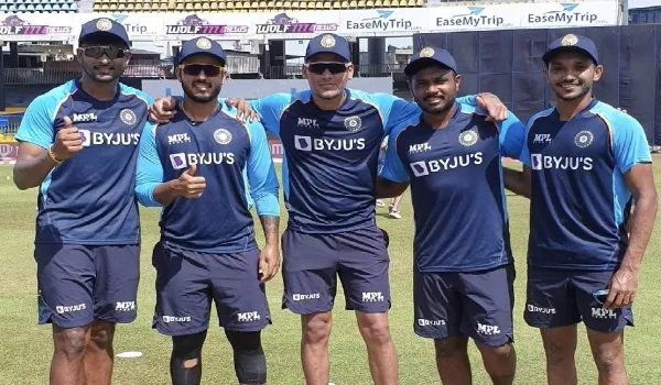 भारत ने टॉस जीतकर लिया बल्लेबाजी का फैसला, टीम के पांच खिलाड़ियों ने किया डेब्यू