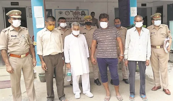 मुरादाबाद : सात करोड़ रुपये के गबन में 13 पर गैंगस्टर, चार आरोपियों को भेजा जेल