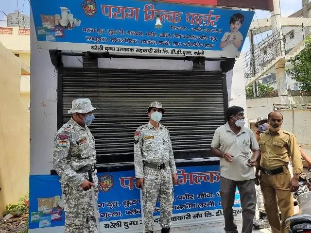 बरेली: 12 साल से चल रहा अवैध मिल्क बूथ