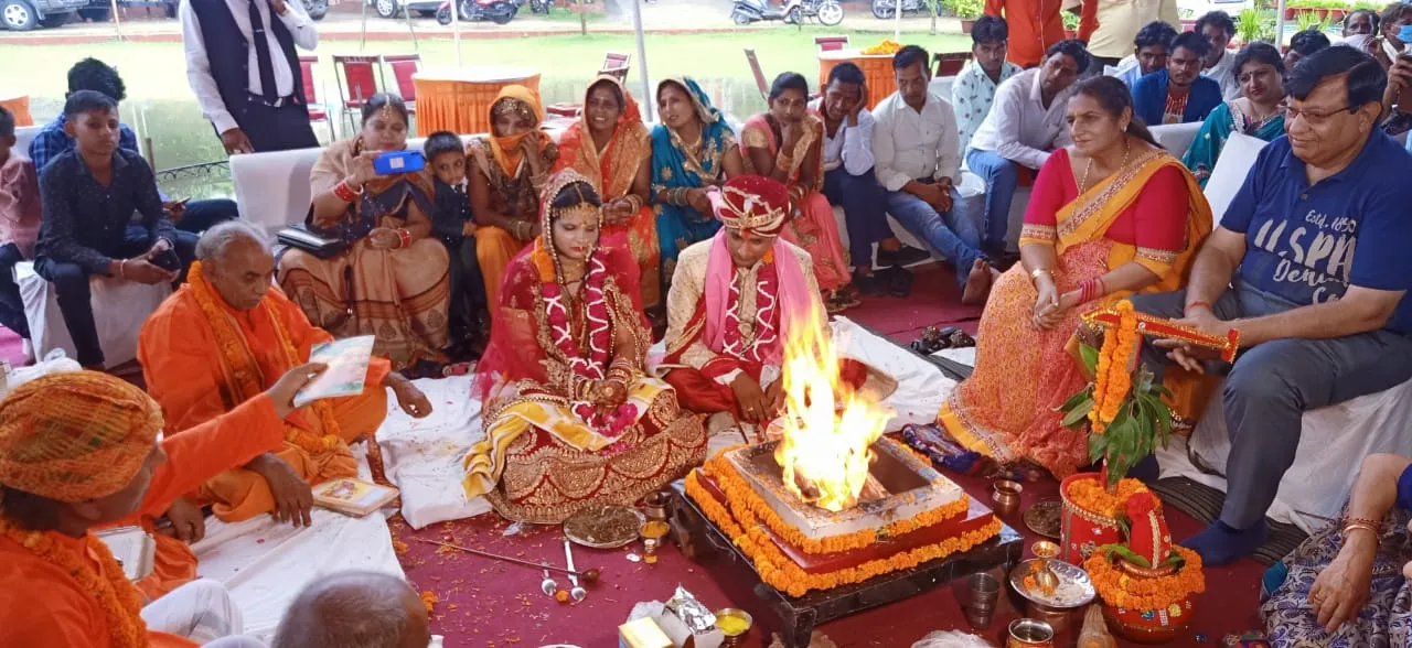 बरेली: अनाथालय की युवती को मिला अलीगढ़ का हमसफर