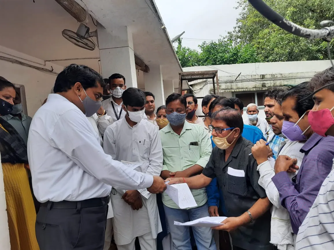 बरेली: राहुल गांधी की जासूसी कराए जाने पर भड़की कांग्रेस, प्रदर्शन