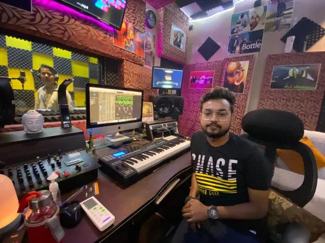 बरेली: संगीत की धुन ऐसी, अपने शहर में ही खोल दिया स्टूडियो