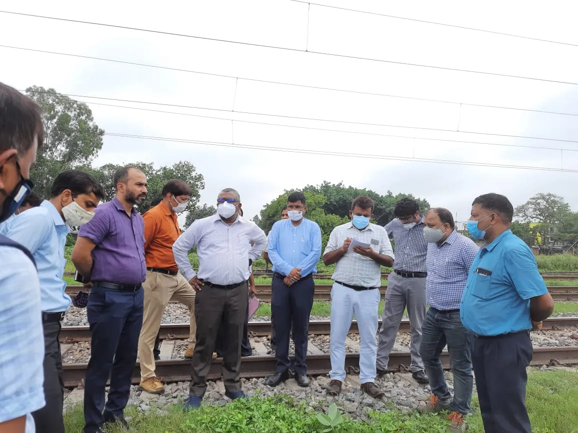 बरेली: मुरादाबाद से शाहजहांपुर तक डीआरएम ने किया विंडो ट्रेलिंग निरीक्षण