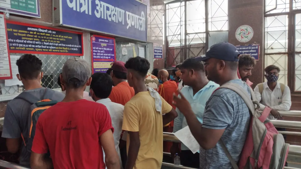 बरेली: विजिलेंस के छापे से जंक्शन के आरक्षण कार्यालय में हड़कंप