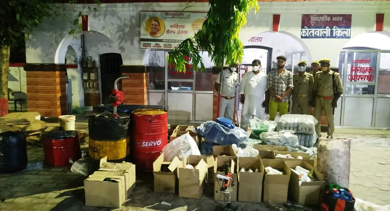 बरेली: बीबीए का छात्र पिता संग चला रहा था नकली मोबिल ऑयल फैक्ट्री