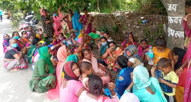 बरेली: मायके से आई महिला को फंदे से लटका मिला पति का शव