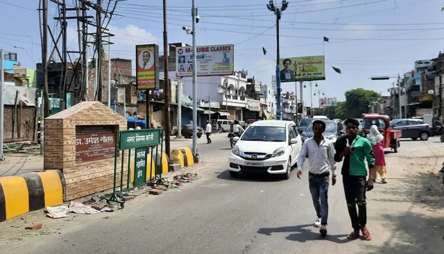 बरेली: चुनावी साल, डिवाइडरों में चमकते पत्थर लगाओ और श्रेय पाओ