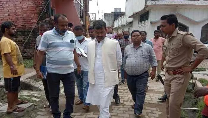 अयोध्या: महापौर ने जानी साफ-सफाई की हकीकत, कहा- दोबारा इसकी पुनरावृत्ति न हो