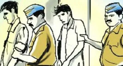 गदरपुर में 42 लीटर कच्ची शराब के साथ दो तस्कर गिरफ्तार