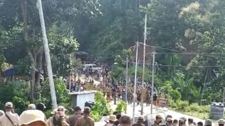 असम-मिजोरम बॉर्डर पर तनाव: जंगल में छिपकर उपद्रवी कर रहे गोलीबारी, पांच पुलिस जवान शहीद
