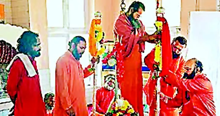 बाबा बर्फानी: छड़ी मुबारक को ध्वजारोहण व भूमि पूजन के लिए लाया गया पहलगाम