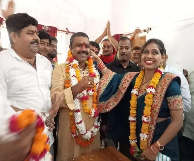 बलरामपुर : बागी प्रत्याशी के समर्थन में भाजपा उम्मीदवार ने पर्चा लिया वापस