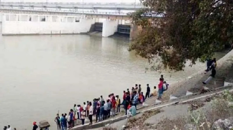 समस्तीपुर: बारिश व तेज हवा के कारण नदी में पलटी नौका, महिला समेत पांच लोगों की मौत, दो लापता