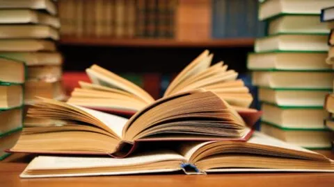 बरेली: बीईओ की लापरवाही से बीआरसी में अटकी किताबें, पढ़ाई हो रही बाधित